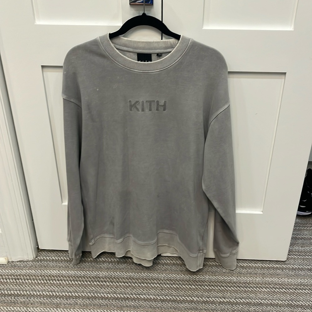 Kith women’s/mens Crewneck LARGE